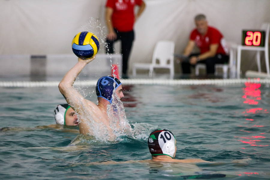 Calcit Water Polo na prvi polfinalni tekmi povsem nemočen