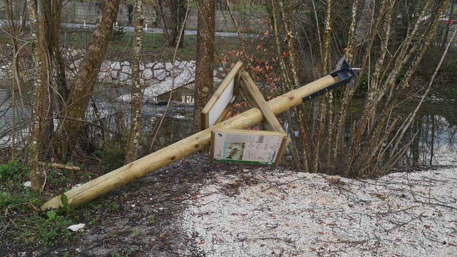 Povzročene je bilo za več tisoč evrov škode